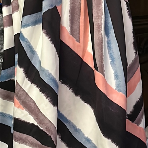 Vince Camuto Women's Geo-Print Fit
& Flare scuba Dress size 6 - Picture 6 of 6